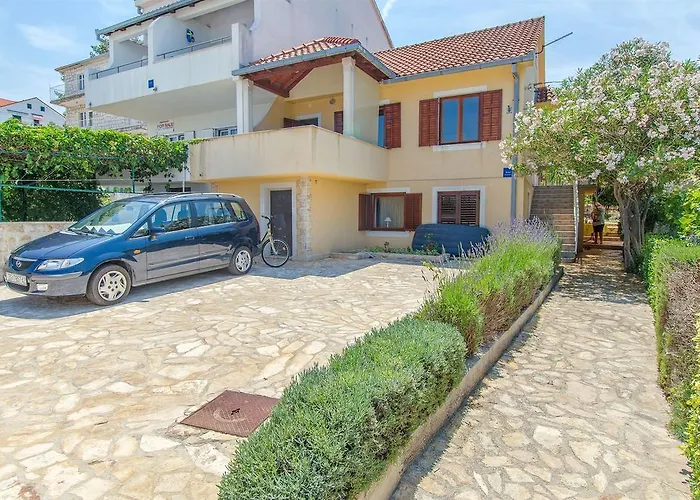 Renata Apartman Sutivan