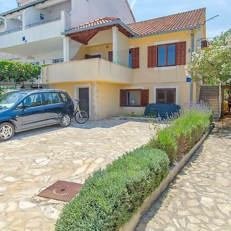 Renata Apartamento Sutivan